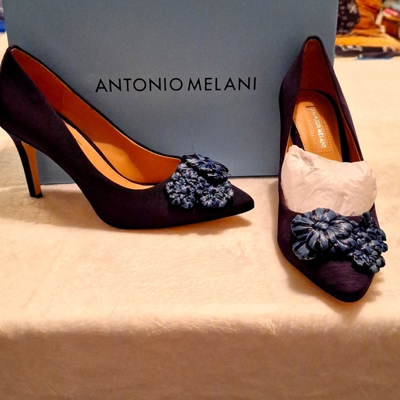 Shoes - Picture 1 of 1